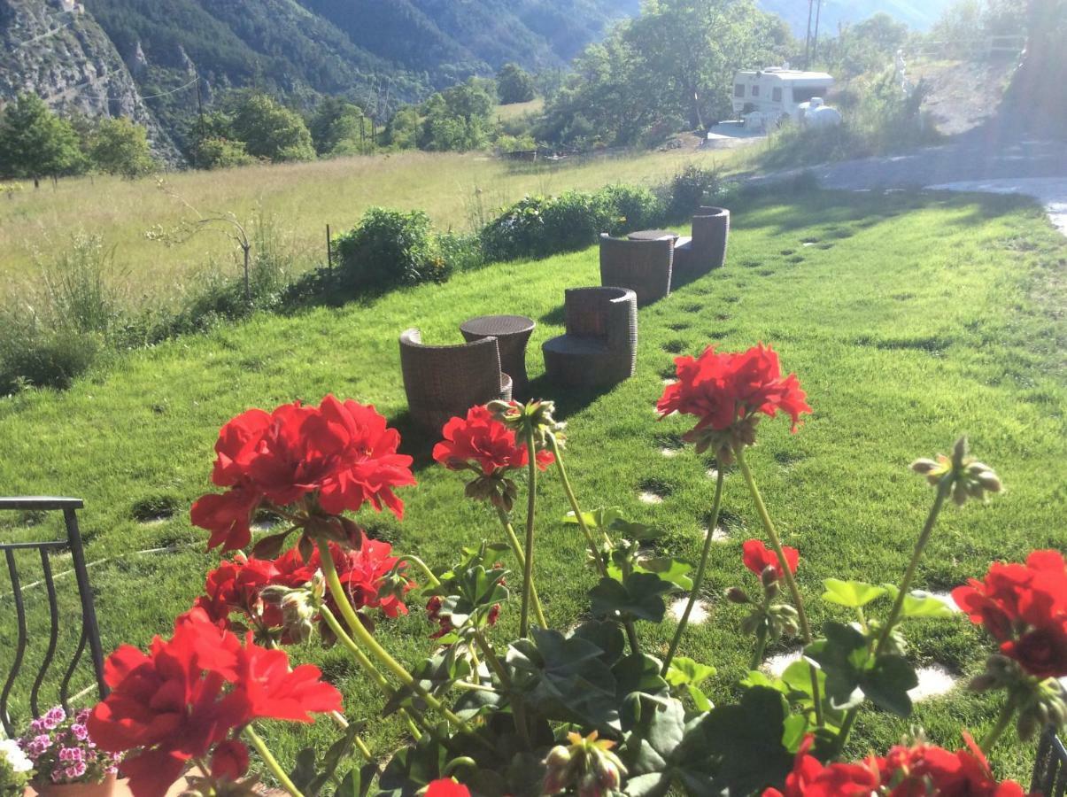 Hotel Clot De Felines Chambre Spacieuse Entrevaux Zewnętrze zdjęcie